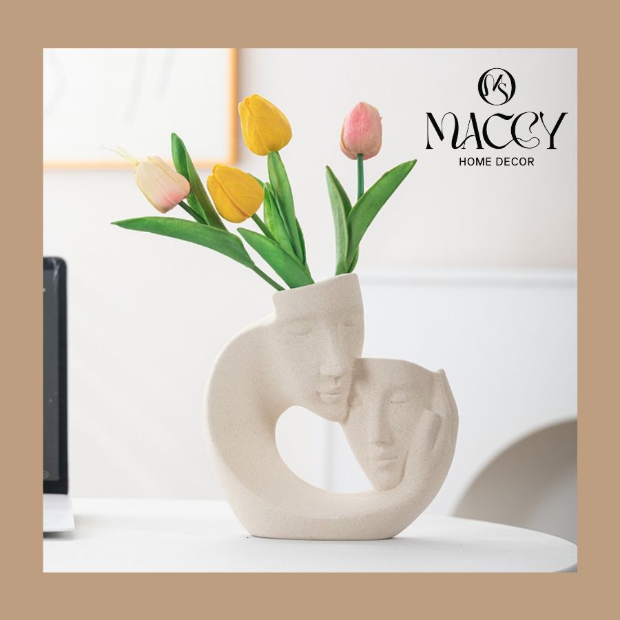 Eternal Hug – Vòng Tay Vĩnh Cửu 01